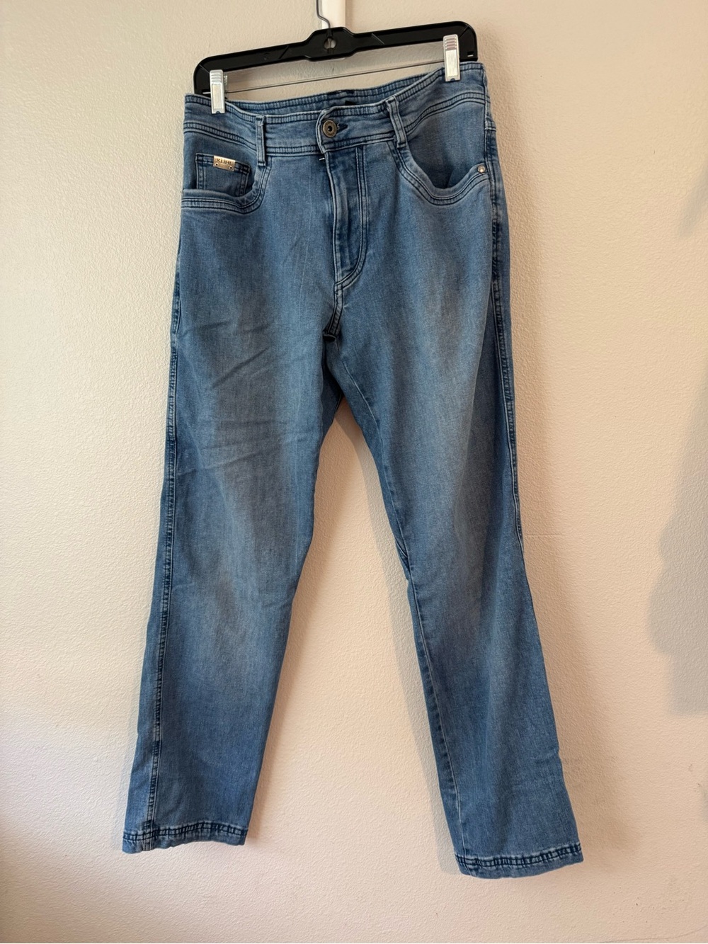 Kuhl Men's Straight Jeans in Light Blue Wash